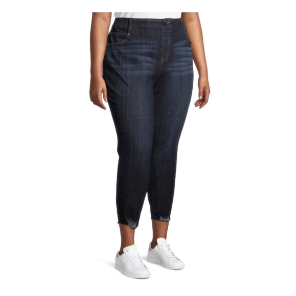 NWT Terra & Sky Women's Plus size Denim Capris - Picture 3 of 5